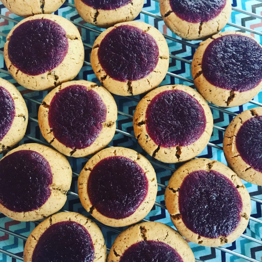 Liquorice biscuits with blackberry curd