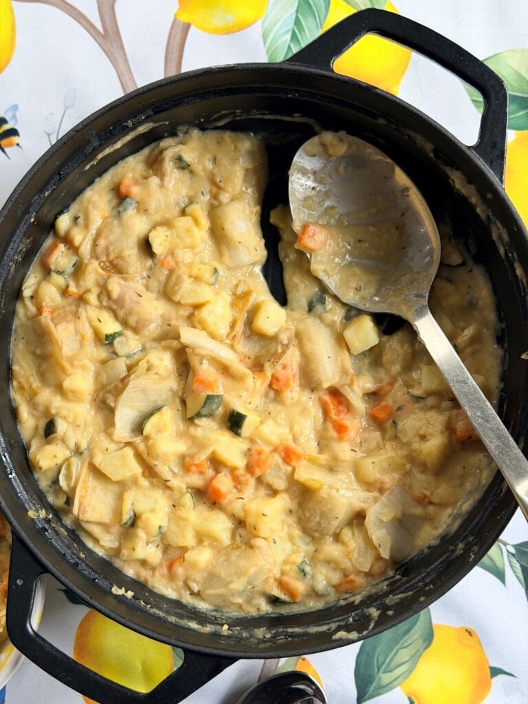 Flemish hutsepot with potatoes and white beans